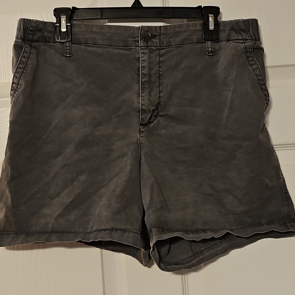 Old Navy Everyday OG Gray Elastic Waist Back Shorts 5 Inch Inseam